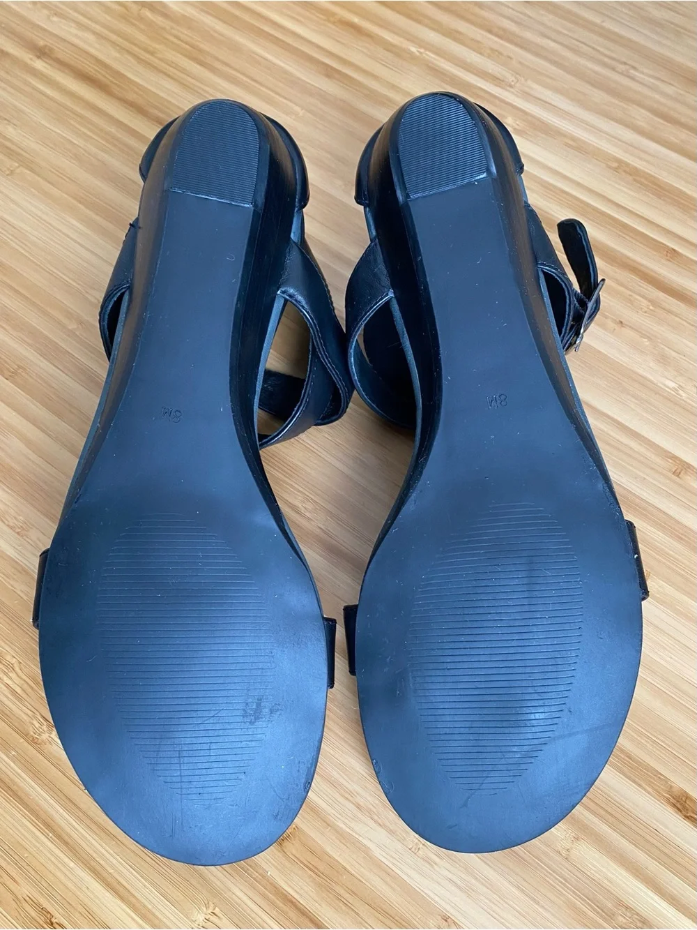 Matisse Black T-Strap Ankle Buckle Thong Sandals Size 8 Worn Very Little